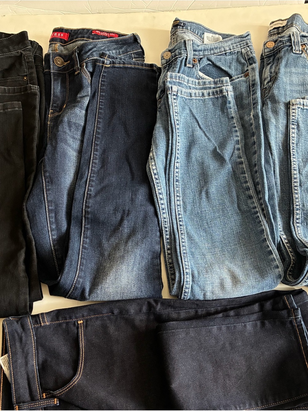 bundle of 5 pairs Women's Skinny Jeans in Dark Blue and Light Blue Washes